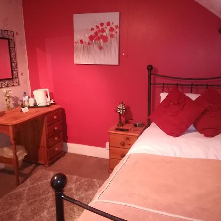 Tara Bed and Breakfast Fishguard Esterno foto