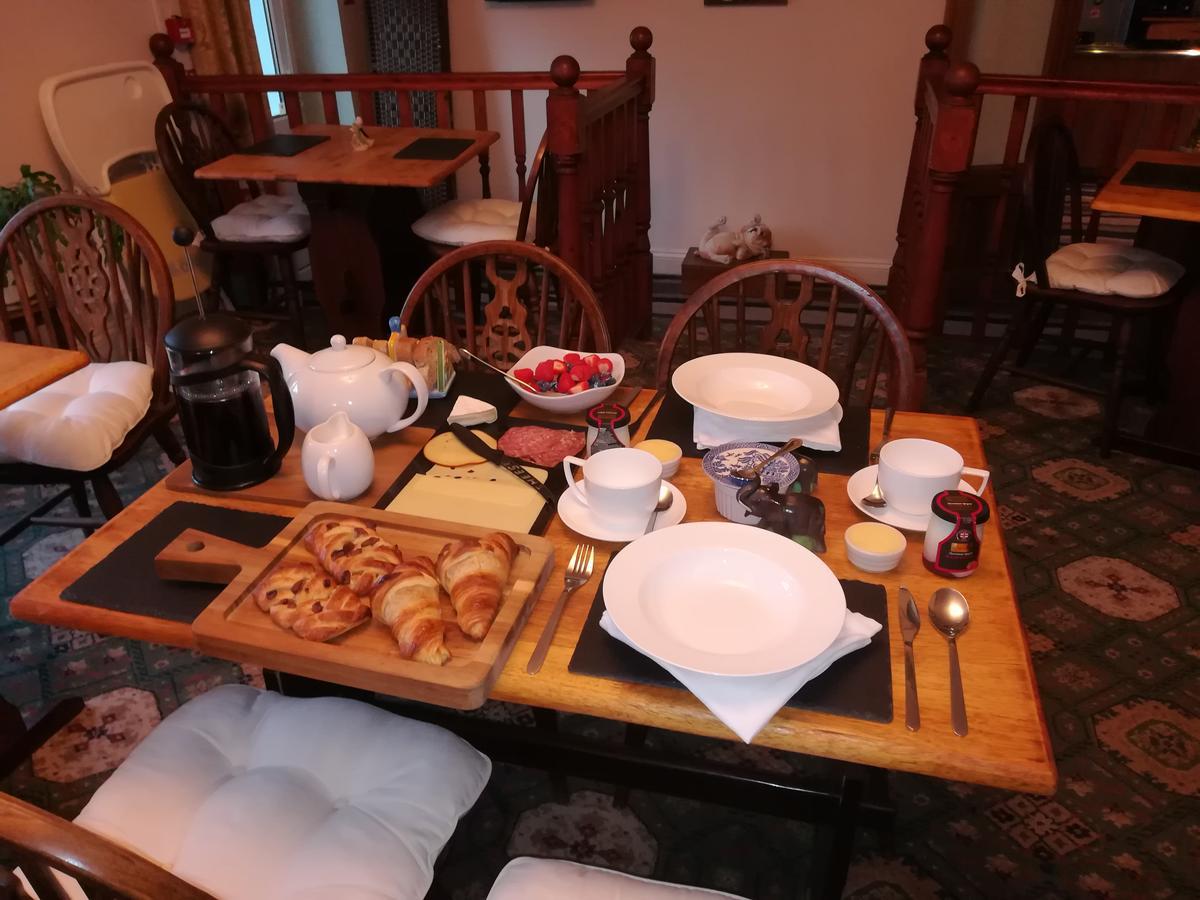 Tara Bed and Breakfast Fishguard Esterno foto