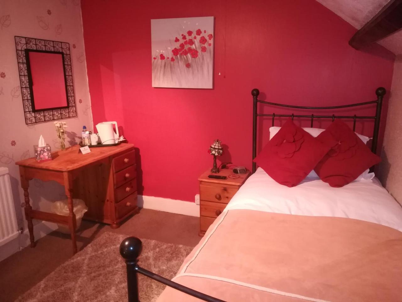 Tara Bed and Breakfast Fishguard Esterno foto